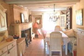 Chillaveau A luxury 6 bed, 2 home Country House with Large Barn, mature Gardens in Grand Brassac, Dordogne,