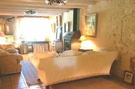 Chillaveau A luxury 6 bed, 2 home Country House with Large Barn, mature Gardens in Grand Brassac, Dordogne,