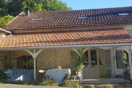 Chillaveau A luxury 6 bed, 2 home Country House with Large Barn, mature Gardens in Grand Brassac, Dordogne,
