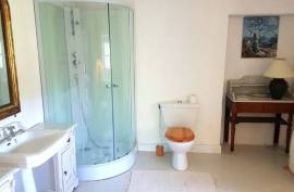 Chillaveau A luxury 6 bed, 2 home Country House with Large Barn, mature Gardens in Grand Brassac, Dordogne,