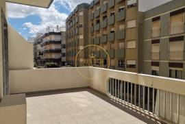 Spacious 3 Bedroom Apartment Riverside Area of Portimão