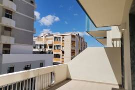 Spacious 3 Bedroom Apartment Riverside Area of Portimão