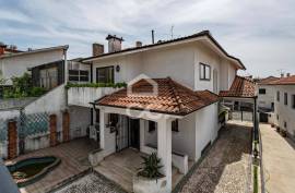 Classic 4 bedroom villa with garden and garage – Ermesinde, Porto Classic 4 bedroom villa with garden and garage – Ermesinde, Porto