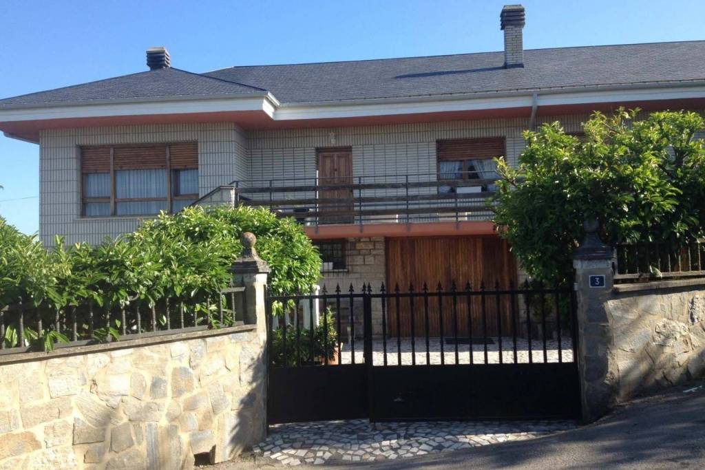 Villa for sale in Izarra