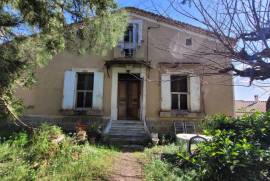 Old Character House To Renovate With 155 M2 Living Space Plus Separate Flat On 2095 M2 Of Building Land.