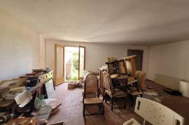 Old Character House To Renovate With 155 M2 Living Space Plus Separate Flat On 2095 M2 Of Building Land.