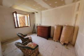 Old Character House To Renovate With 155 M2 Living Space Plus Separate Flat On 2095 M2 Of Building Land.