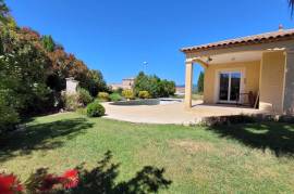 Pretty And Charming Villa With 130 M2 Living Space And 45 M2 Workshop On 721 M2 Of Land With Swimming Pool In A Quiet Location.