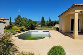 Pretty And Charming Villa With 130 M2 Living Space And 45 M2 Workshop On 721 M2 Of Land With Swimming Pool In A Quiet Location.
