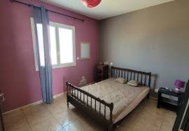 Pretty And Charming Villa With 130 M2 Living Space And 45 M2 Workshop On 721 M2 Of Land With Swimming Pool In A Quiet Location.