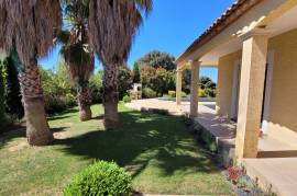 Pretty And Charming Villa With 130 M2 Living Space And 45 M2 Workshop On 721 M2 Of Land With Swimming Pool In A Quiet Location.