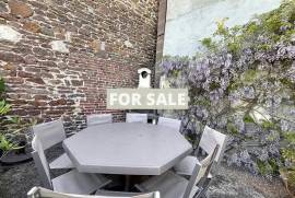 Town House with Neat Garden