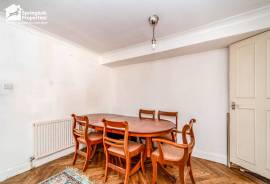 2 bedroom, Maisonette for sale