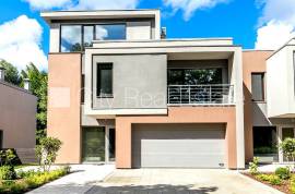 Detached house for rent in Riga, 290.10m2