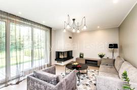Detached house for rent in Riga, 290.10m2