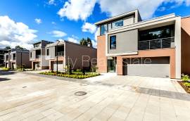 Detached house for rent in Riga, 290.10m2