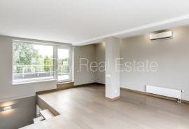 Detached house for rent in Riga, 290.10m2