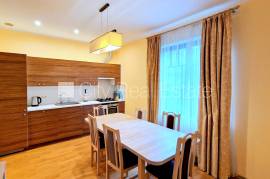 Detached house for rent in Jurmala, 295.00m2