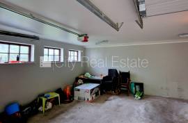 Detached house for rent in Jurmala, 295.00m2