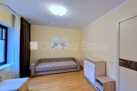 Detached house for rent in Jurmala, 295.00m2