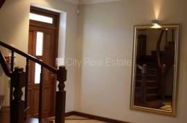 Detached house for rent in Jurmala, 318.00m2