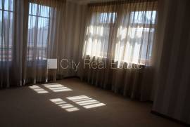 Detached house for rent in Jurmala, 318.00m2