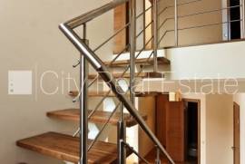 Detached house for rent in Riga, 209.00m2