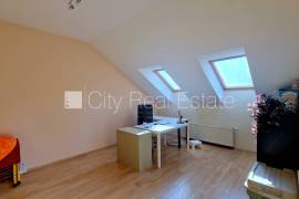 Detached house for rent in Riga, 209.00m2