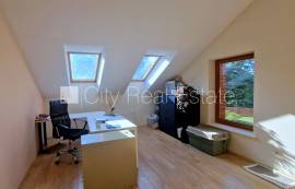 Detached house for rent in Riga, 209.00m2