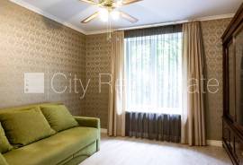 Detached house for rent in Riga, 190.00m2