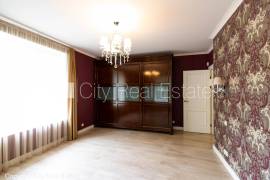 Detached house for rent in Riga, 190.00m2