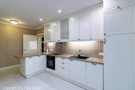 Detached house for rent in Riga, 190.00m2