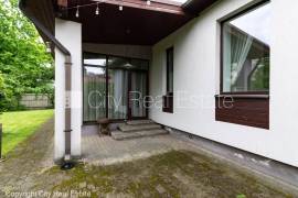 Detached house for rent in Riga, 190.00m2