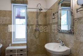 Detached house for rent in Riga, 190.00m2
