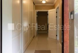 Detached house for rent in Riga, 190.00m2