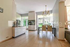 Detached house for rent in Riga district, 350.00m2