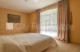 Detached house for rent in Riga district, 350.00m2