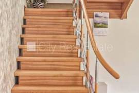 Detached house for rent in Riga district, 350.00m2