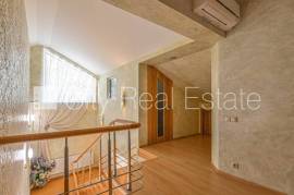 Detached house for rent in Riga district, 350.00m2