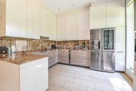 Detached house for rent in Riga district, 350.00m2