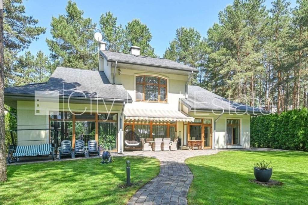 Detached house for rent in Riga district, 350.00m2