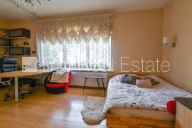 Detached house for rent in Riga district, 350.00m2