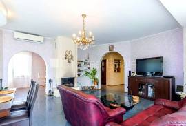 Detached house for rent in Jurmala, 216.00m2