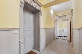 Ready to move! Charming 2-Room Apartment in the Heart of Neukolln