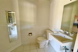888 E Coast Ave, Lantana, FL 33462
