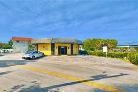 888 E Coast Ave, Lantana, FL 33462