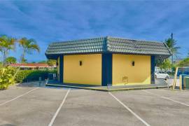 888 E Coast Ave, Lantana, FL 33462