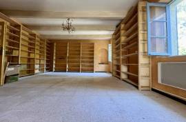 10 room, 310m2 Farmhouse for sale in Saint pons de mauchiens - 420 000 € *