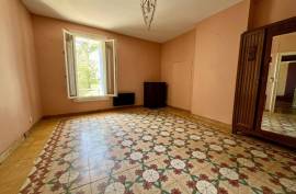 10 room, 310m2 Farmhouse for sale in Saint pons de mauchiens - 420 000 € *