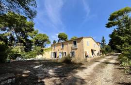 10 room, 310m2 Farmhouse for sale in Saint pons de mauchiens - 420 000 € *